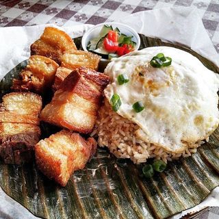 LECHON KAWALI SILOG
