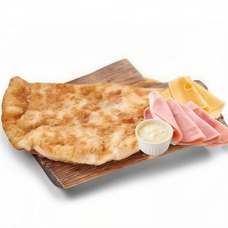 Чебурек з шинкою та сиром