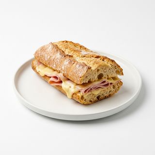 Bocadillo De York Y Queso Mahón
