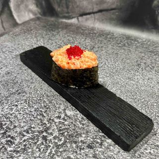 Гункан Лосось Спайсі (55г)