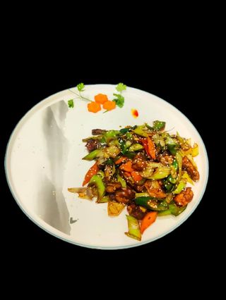 Pui de baltă cu sos de stridii