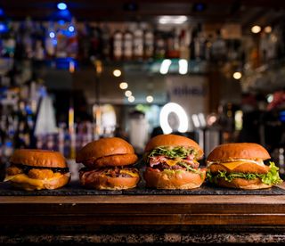 Семейно Мини Flame's бургер меню (1200 гр)