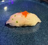 31. Nigiri de lubina (2 pzs.)