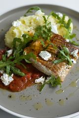 Salmon with mashed potatoes and tomato salsa