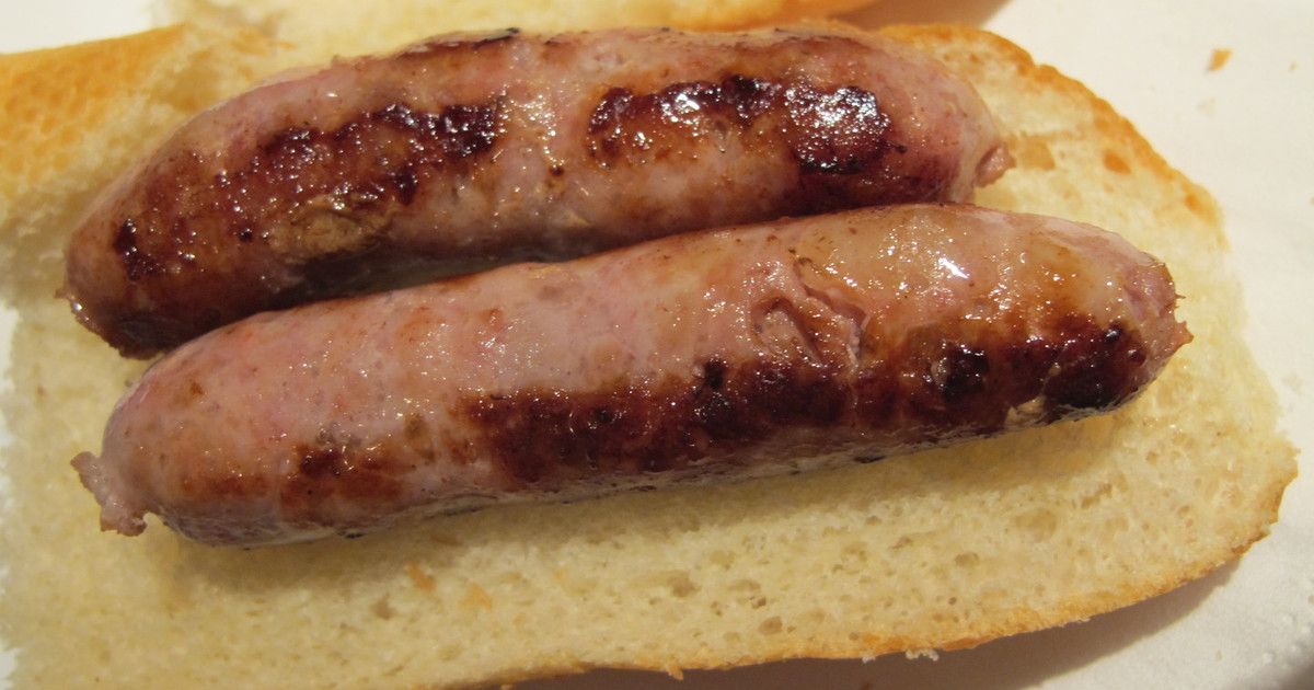 Bocadillo de salchicha del país