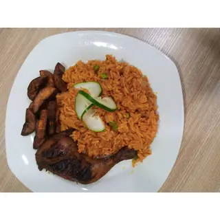 Jollof Rice With Chicken and Plantain
