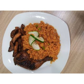 Jollof Rice With Chicken and Plantain