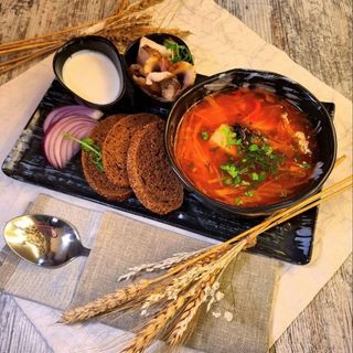 Борщ з в'яленою грушею та квасолею