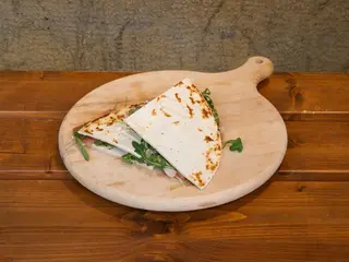 Piadina salsiccia patatine