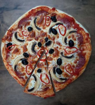 Pizza Salami Ø 32cm