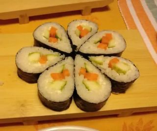 28. Salmão e Coentros (8 uni.)