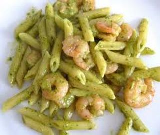 Penne con gamberetti e pesto