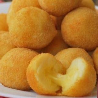 BOLINHA DE QUEIJO