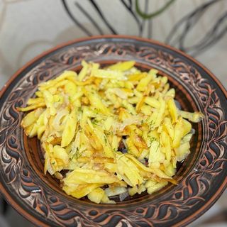 Смажена картопля з салом по-домашньому