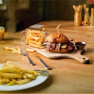 Пастрамі сендвіч (300г)