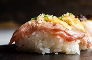 30A. Sushi Toro Flameado (2 Pzas.)