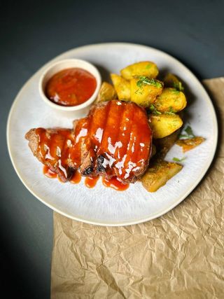 Стейк зі свинячої шиї