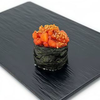 220-Gunkan De Salmón Picante (2 Uds.)