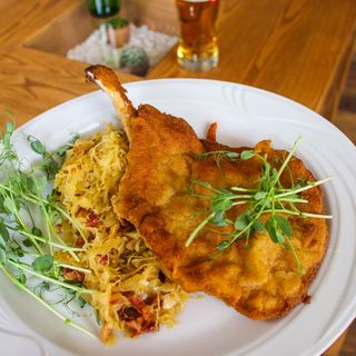 Kotlet Schabowy Panierowany Z Kością