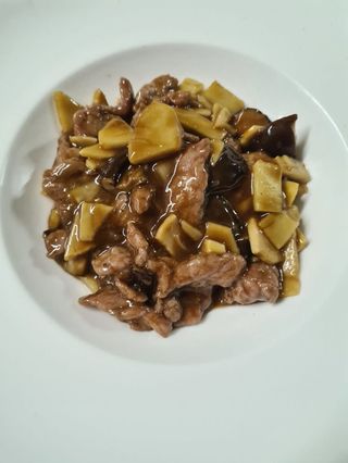 Ternera Salteada Bambú Y Setas