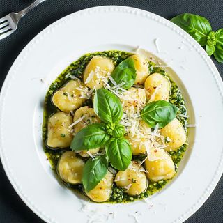 Gnocchi di patate al pesto di basilico