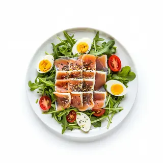 Atún, Ensalada, Tomate, Huevo Duro Y Mozzarella.