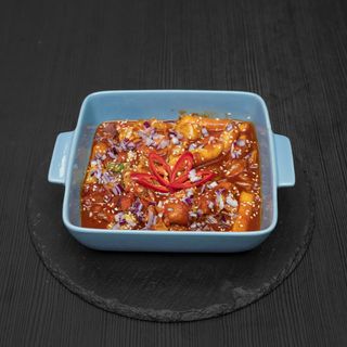 Tteokbokki z kurczakiem i kapustą pekińską