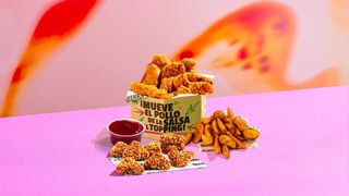 5 Tiras + Salsa + Patatas + 6 Triangulos Siracha