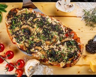 Pinsa Trufe si Usturoi