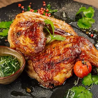 Poulet Avec frits+Salade+sauce+Tastira