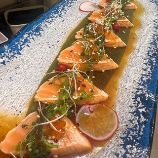 4. Tataki De Salmón (6 Pzs.)