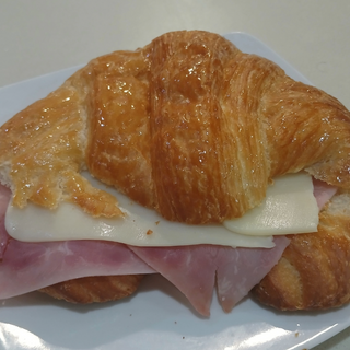 Croissant Caliente Mixto