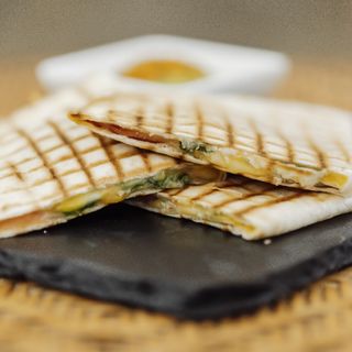 Quesadilla de Jamón y Queso