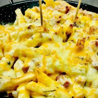 Patatas Tower Fritas Con Bacon