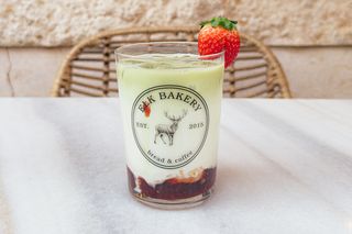 Ice strawberry latte