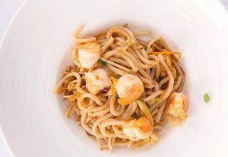 Tagliatelle della casa in piastra