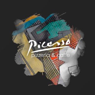 Pizza sa dimljenom kobasicom i ljubičastim lukom