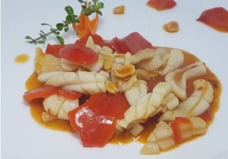 125 Calamari in salsa piccante