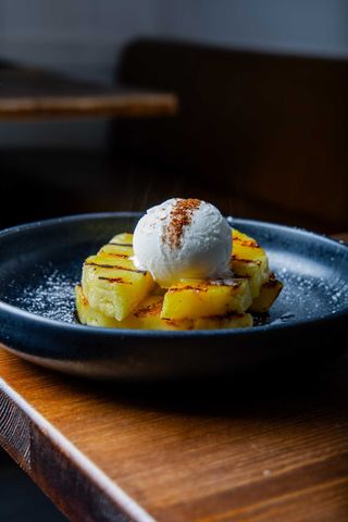 Piña a la Brasa Infusionada con Especias (D)
