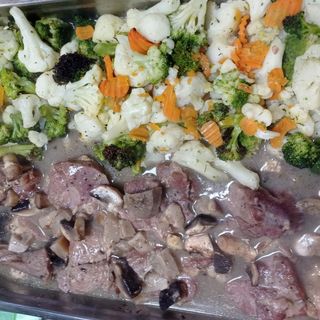 Пуешко месо със зеленчуци