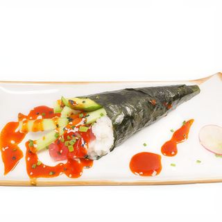 111.Temaki Atún Con Aguacate Y Pepino (1 Ud.)