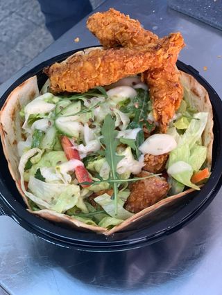 Salata Crispy și Lipie 