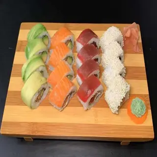 130.Uramaki Variado (16 Pzs.)