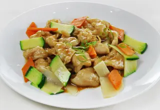 67. Pollo con verdure