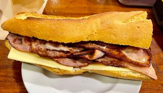 Bocadillo Beicon y Queso