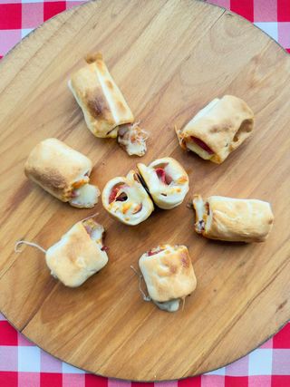 Panini z serem i salami