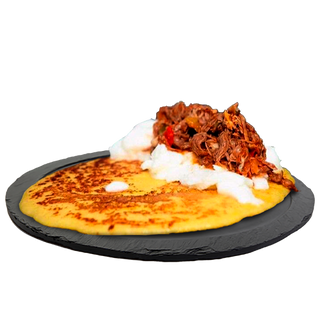 Cachapa con queso y carne