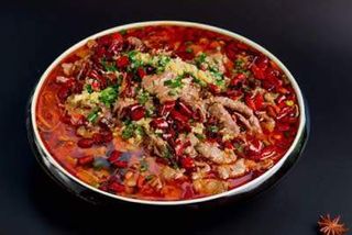 S14 Manzo con verdure in brodo piccante