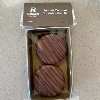 Peanut Caramel Sandwich Biscuits Noir