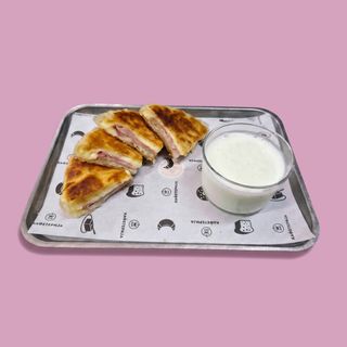 Domaći burek šunka i sir